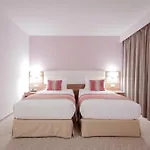 Hotel Ramada Plaza By Wyndham 4*