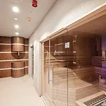 Hotel Ramada Plaza By Wyndham Craiova