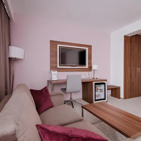Ramada Plaza By Wyndham 4*