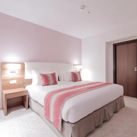 فندق Ramada Plaza By Wyndham