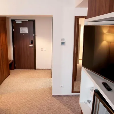 Ramada Plaza By Wyndham 4*