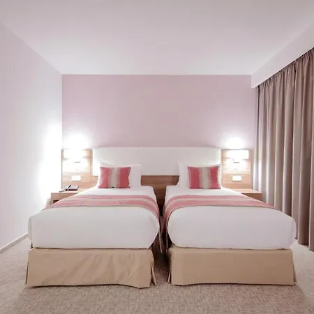 Hotel Ramada Plaza 4*