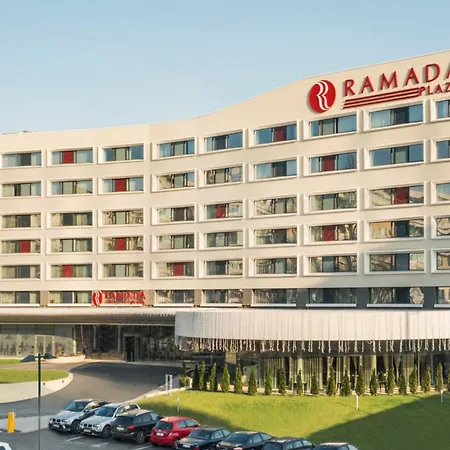 Хотел Ramada Plaza By Wyndham 4*