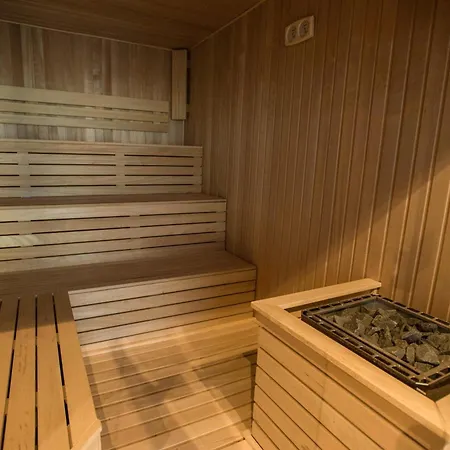 Ramada Plaza 4* Craiova