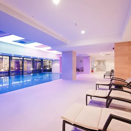 Ramada Plaza By Wyndham 4* كرايوفا