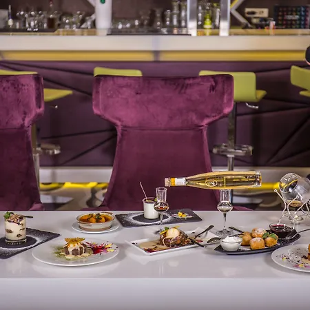 Ramada Plaza By Wyndham Hotel Craiova