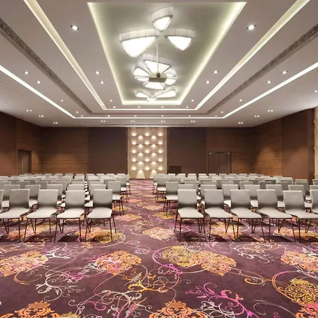 Ramada Plaza By Wyndham 4* Craiova