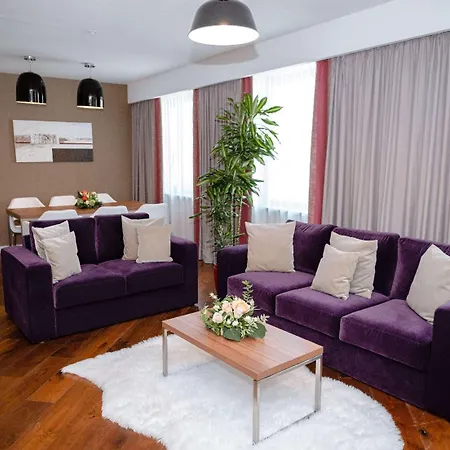 Hotel Ramada Plaza 4*