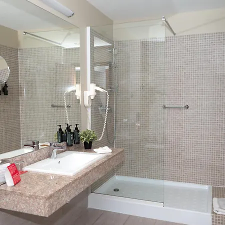 Ramada Plaza 4* Craiova