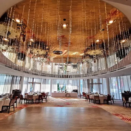 Ramada Plaza By Wyndham 4*