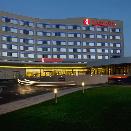 Ramada Plaza Hotel 4*
