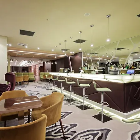 Ramada Plaza By Wyndham كرايوفا