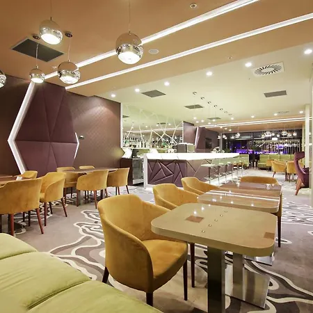 Ramada Plaza By Wyndham 4* كرايوفا