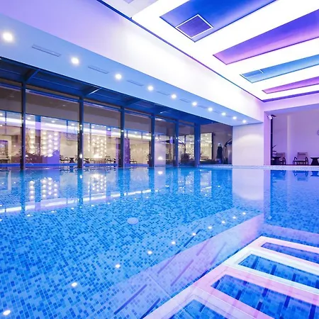 فندق Ramada Plaza By Wyndham كرايوفا