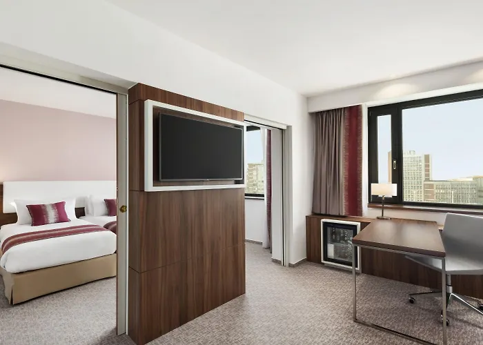 Ramada Plaza By Wyndham Κραϊόβα