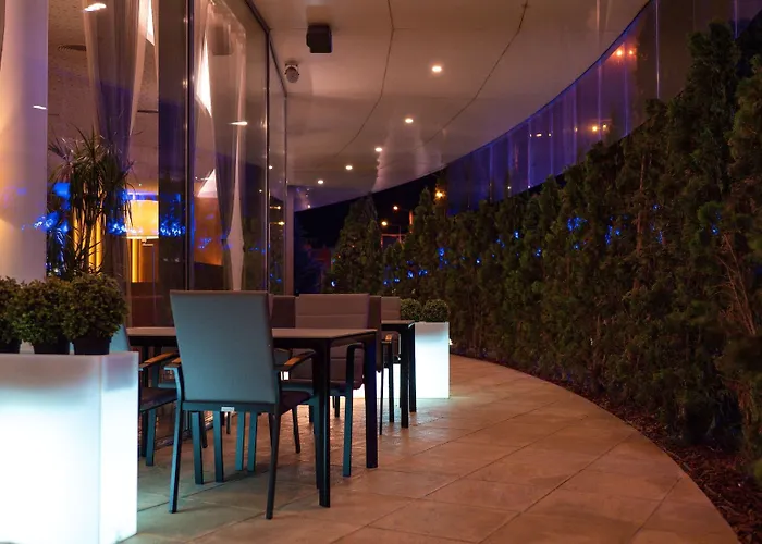 Ξενοδοχείο Ramada Plaza By Wyndham Κραϊόβα