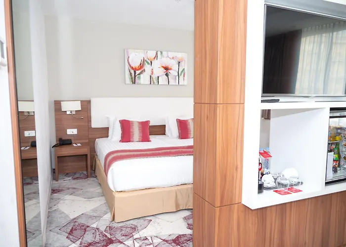 Ramada Plaza By Wyndham Ξενοδοχείο 4*