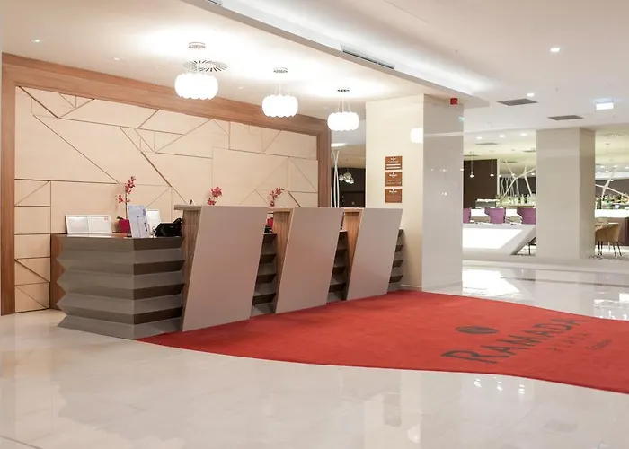 Ramada Plaza By Wyndham 酒店